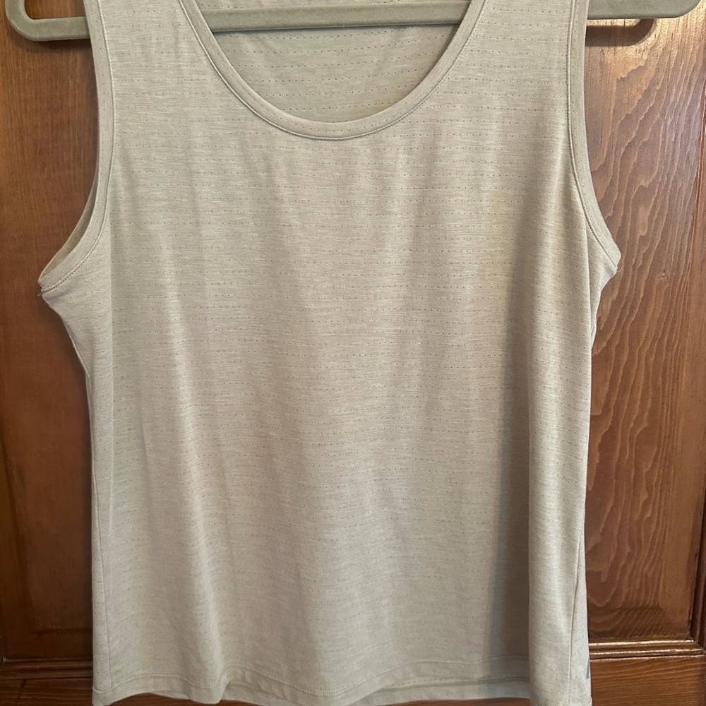 ZYIA Sleeveless Scoop Neck Tank in Light Taupe
